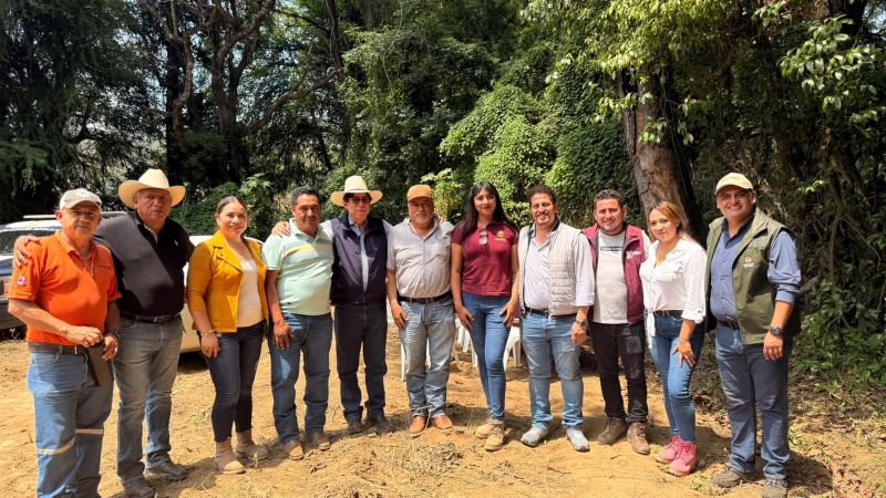 Participantes de la jornada de limpieza de ríos en Los Planes